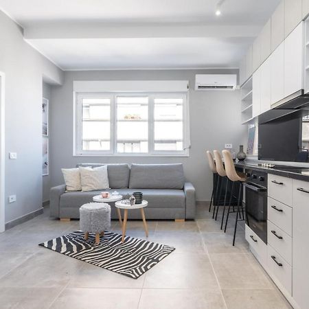 Minimalist Design Apartament In Magheru Bucharest Exterior photo